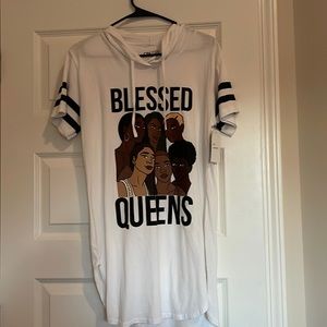 NEW! Women’s T-Shirt. Size L.